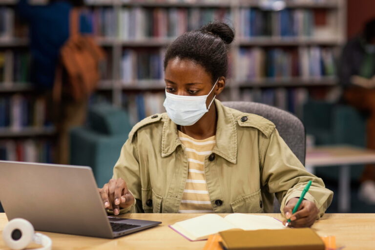 student-wearing-face-masks-library (1)